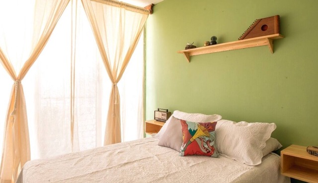 Impecable habitación con enorme terraza privada