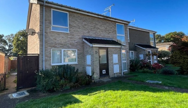 Impeccable 2-Bed Apartment in Eastleigh