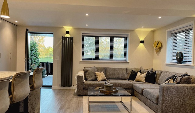 Impeccable farm Apartment in Walberton, England