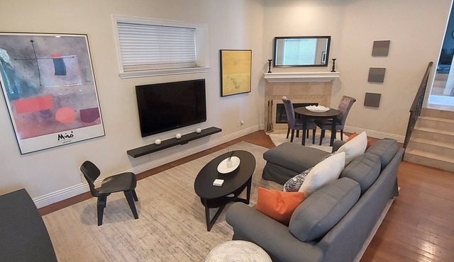 IMPECCABLE LUXURY! 3000 ft beach home.STEPS TO IT ALL- BEACH,TOWN,TENNIS, PARK!