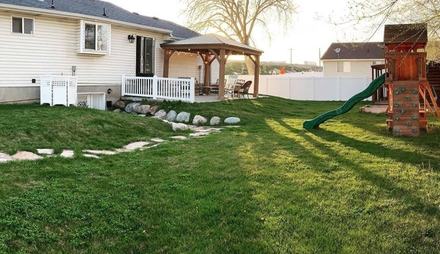 Impeccably maintained, fun yard, 3 Mi from Thanksgiving Point in Lehi
