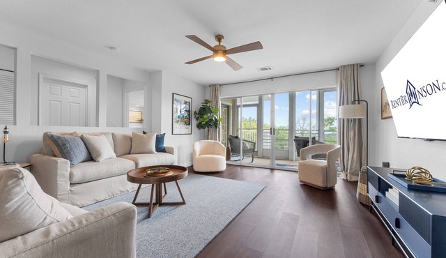 Impeccably Remodeled Peaceful Condo with Bunk Room, Screened Porches & Free Attraction Tickets