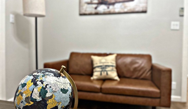 Imperial 3BR/1.5BA - Mansion Flats Neighborhood