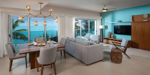 Imperial Suite 2 bedroom Ocean view with kitchen