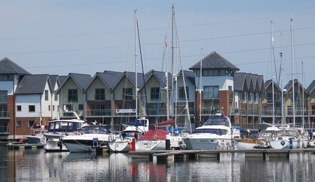 Imposing and unique waterside marina house in rural setting, close to amenities