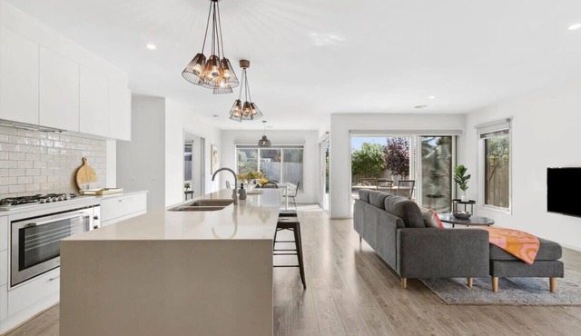 Impress on Empress I 6 BR Pet-Friendly Family Home