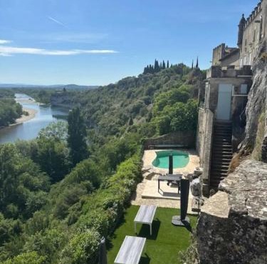Impressionnant Manoir avec Piscine à Aiguèze, 450 m²