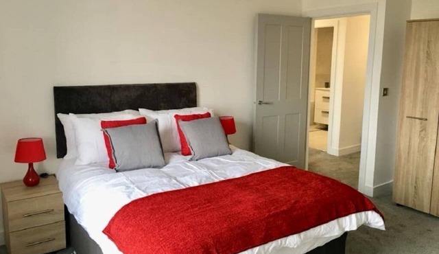 Impressive Newly Built 2 Bed Apartment