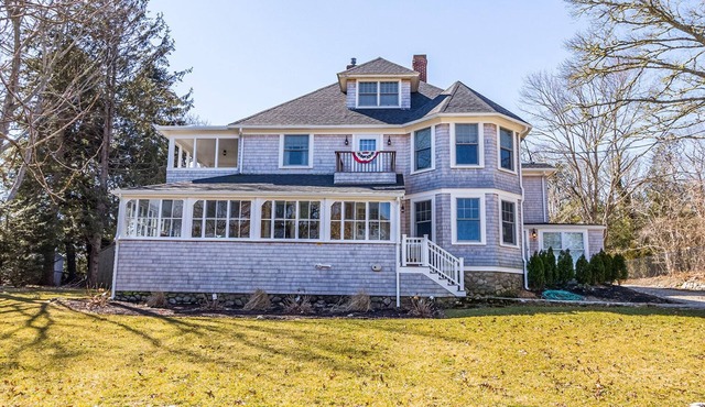 Impressive Osterville Residence - Ideal Location