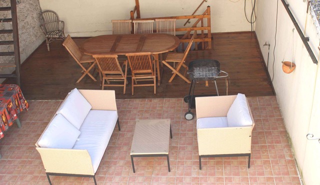 In 1 historic cathar village house 120 m2 + terrace for 2-11 pers.