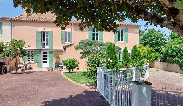 In a beautiful stone house welcomes you this tasteful and large vacation apartment.