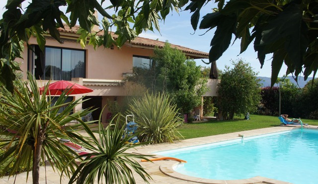 IN A CHARMING VILLA SAGONA LARGE SWIMMING POOL AND SPA SUPERB LOCATION BEACHES AT STEP