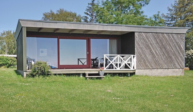 In a cozy and quiet environment on the beautiful peninsula of Kegnæs you can spend a vacation near t