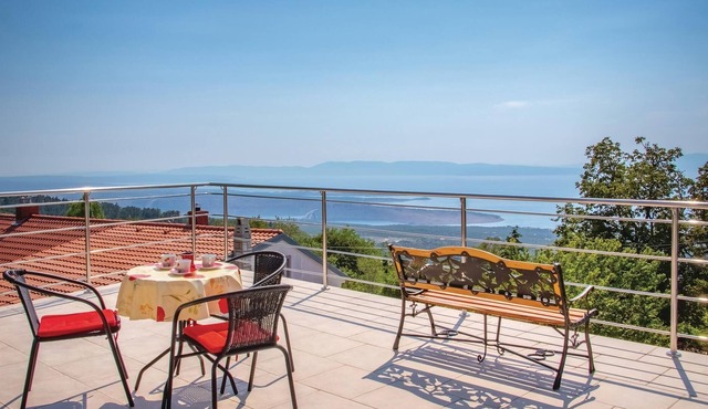 In a family house, in the small village of Hreljin and not far from the Crikvenica Riviera, are loca
