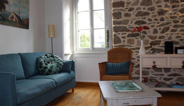 In a MANOR HOUSE with PARKING, near the sea, the market and the town center