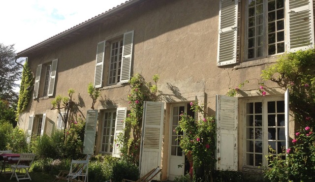 In a preserved site, Family house for 8 people surrounded by nature