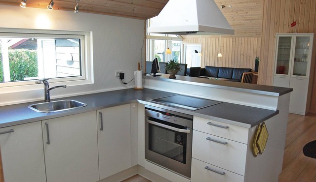 In a quiet environment near Kongsnæs, close to Stubbekøbing, lies this vacation home.