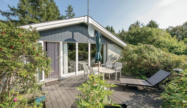 In Ajstrup near Hadsund you will find this cozy cottage on a large plot and in a beautiful nature.
