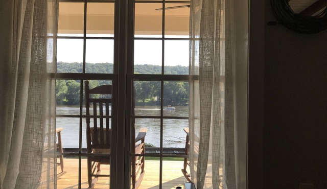 In any season The Milford House is the ideal place to relax and refresh.