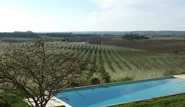 In Aquitaine, between the châteaux of Périgord and the vineyards of Bordeaux