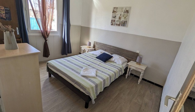 In Balazuc (classified village): 4 p gite + swimming pool and river!