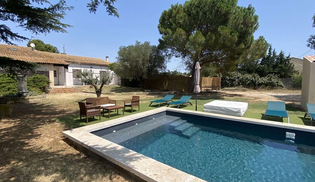 In Beauty Beaucaire: Cottage with Private Pool, Garden, and Balneotherapy