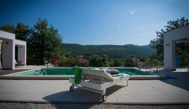 in Brkač mit Kleiner Terrasse by Interhome