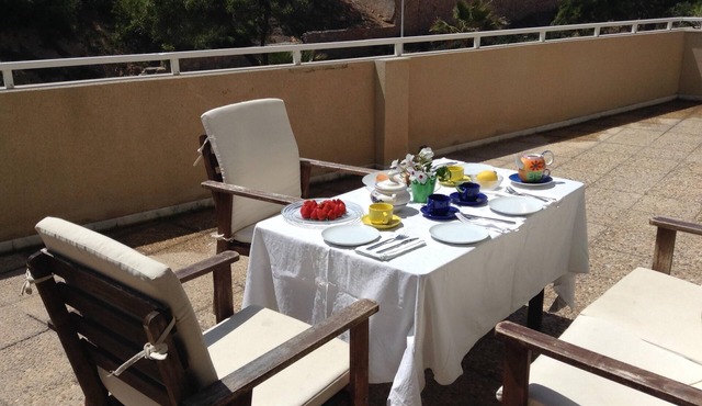 In Cabo de Palos, nice and kept apartment with beautiful sea views.