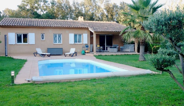 IN CORSICA HOUSE WITH POOL