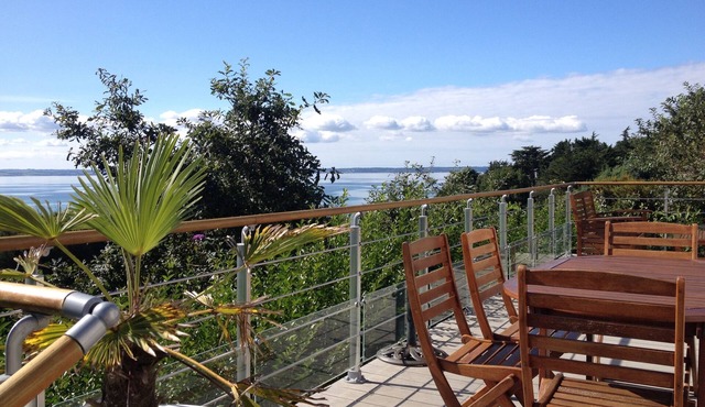 In Crozon peninsula, with stunning views over the bay of Douarnenez