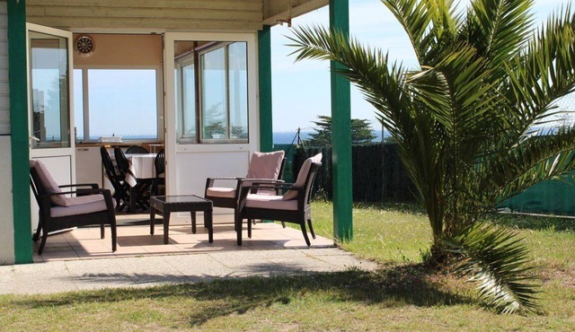 In ERQUY, 200m from the beach and the Saint Michel islet, chalet with sea view