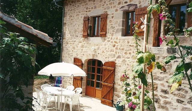 in FIGEAC the charm of the countryside, the proximity of the city