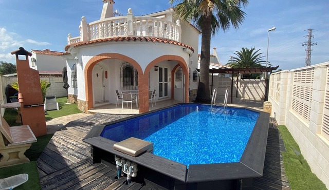In front of the sea. Rosales (NR). Luxury Villa with aa, wifi and swimming pool