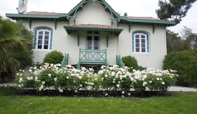 In garden charm and comfort for the independent annex building of the Villa