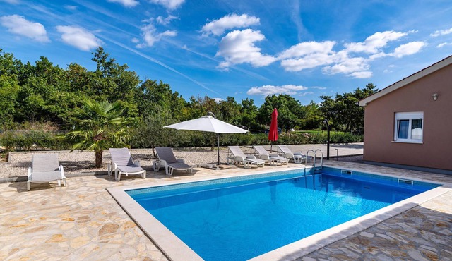 In Gornji Policnik awaits you this beautiful vacation bungalow.