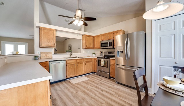 In Green Cove Springs, Fenced Bikes, Boat/RV Parking, Near Public Ramp, Seasonal Pool, Dogs Ok