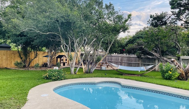In Ground Pool - Big Yard - Awesome Location!