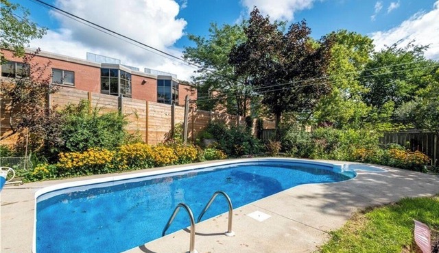 In Heart of Kingston Pool Home