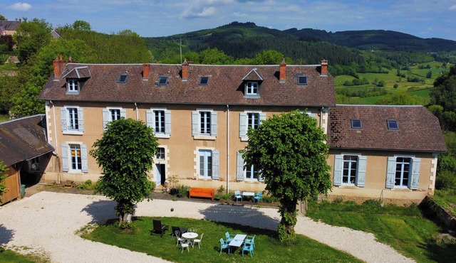In het hart van natuurpark de Morvan, In onze compleet gerenoveerde Oude School