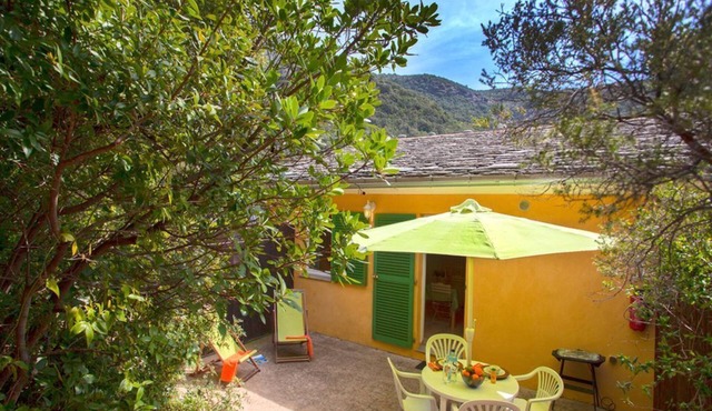 In Maghja, charming studio, 500m from the beach, river and hiking trails.
