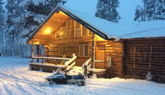 In need of a staycation?! Rustic log home. Room for the entire family!