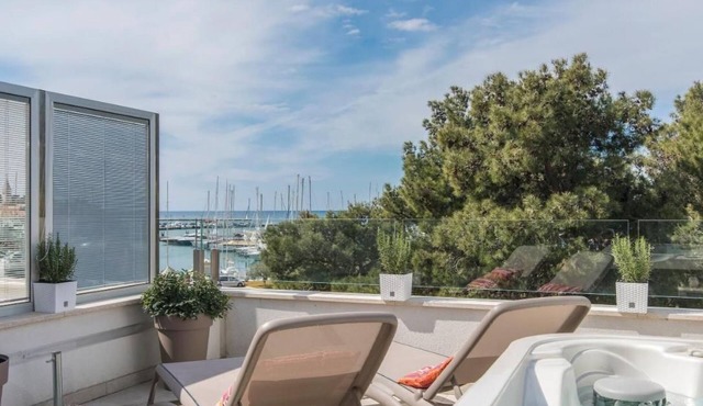 in Novigrad mit Whirlpool by Interhome