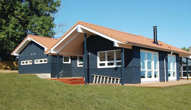 In Nr. Kettingskov the builder and his architect have made their own personal mark with this house.