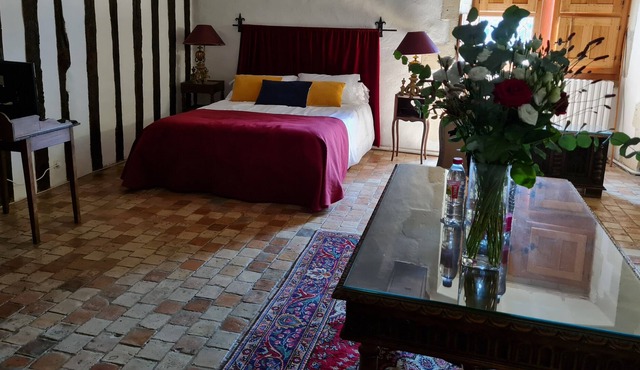 In property - Large Room "en suite" - 50m2