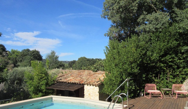 In Provencal mas GITE 2 people with shared pool