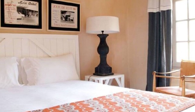 In Provence, between Gordes and Isle sur la Sorgue a charming cottage