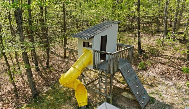 In Resort with Game Room Play House & Grill