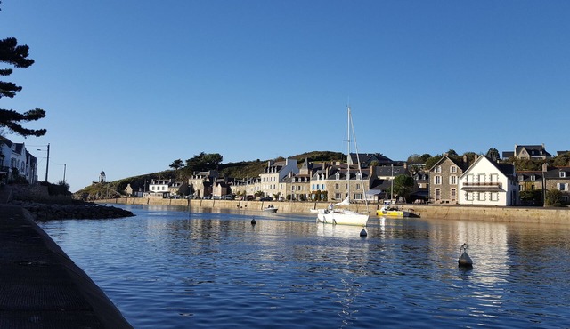 In Saint-Alban (22), Breton house, 3Km sea in a wooded park of 6. 000m2