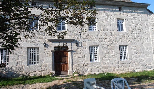 IN THE AUBRAC REGIONAL NATURE PARK 5KM FROM LAGUIOLE LA DEMEURE 3 EPIS