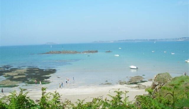 In the center of the peninsula, detached house fully renovated